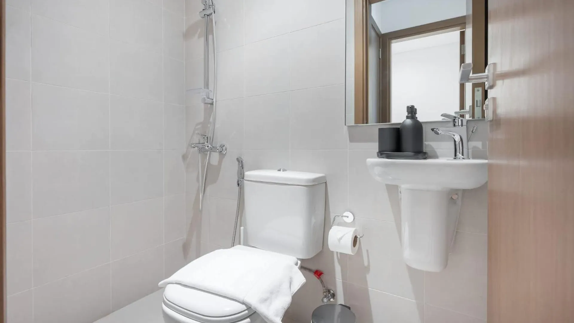 Elegant Relaxing 3-Bedroom Apartment In Perfect Location At Canal Front 6 Dubaj Spojené arabské emiráty