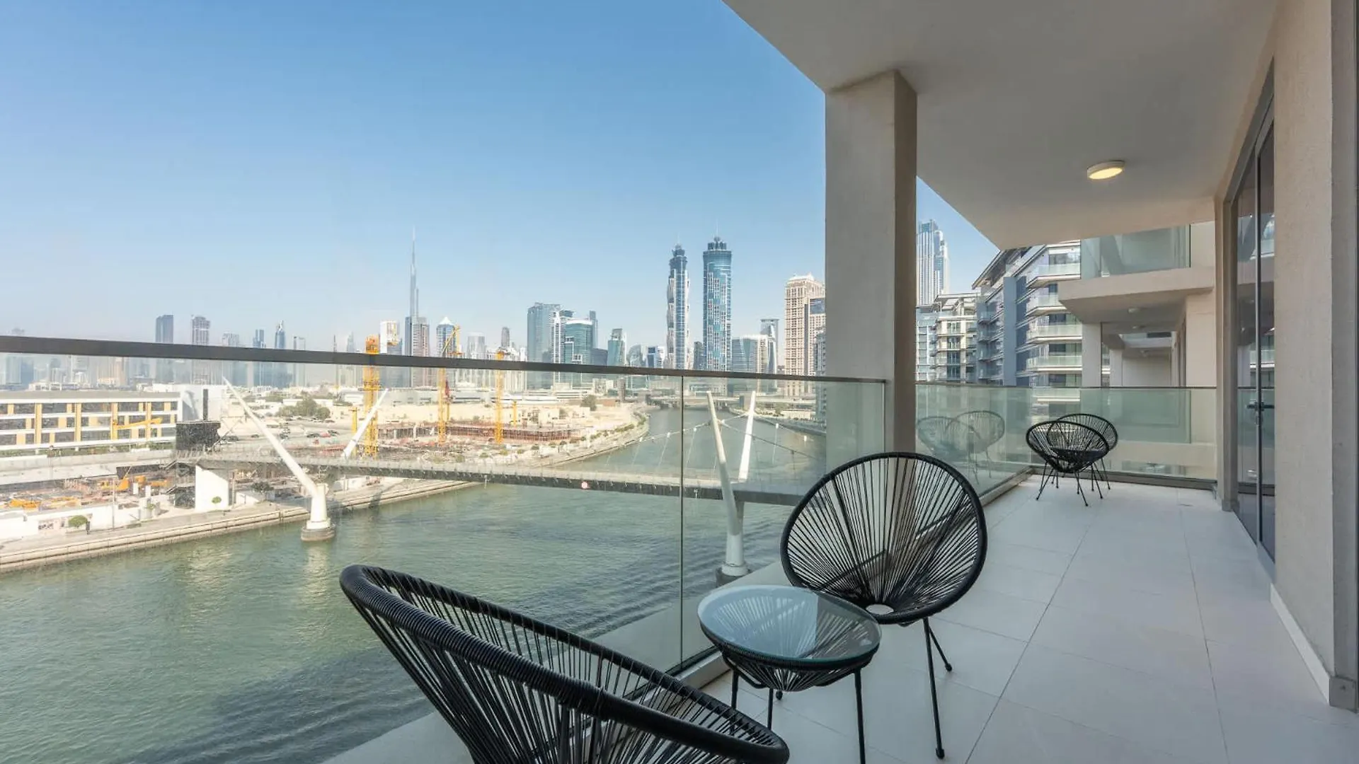 Elegant Relaxing 3-Bedroom Apartment In Perfect Location At Canal Front 6 Dubaj Spojené arabské emiráty