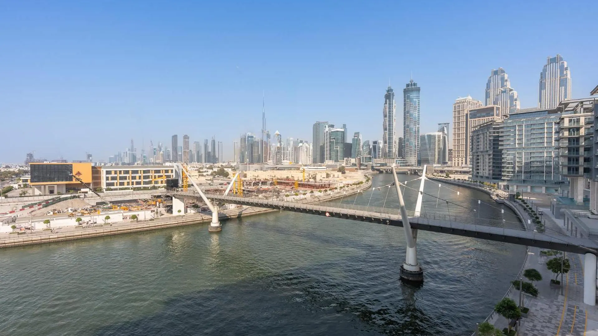 Elegant Relaxing 3-Bedroom Apartment In Perfect Location At Canal Front 6 Dubai United Arab Emirates